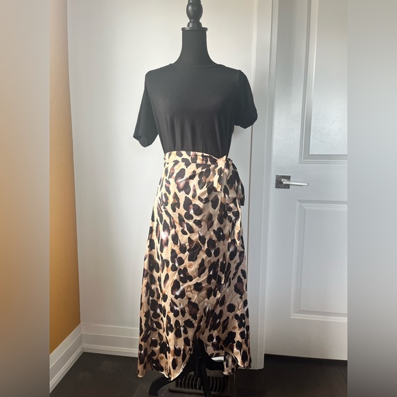 Leopard high/low wrap maxi skirt size size xl item 05-22 - Picture 3 of 5